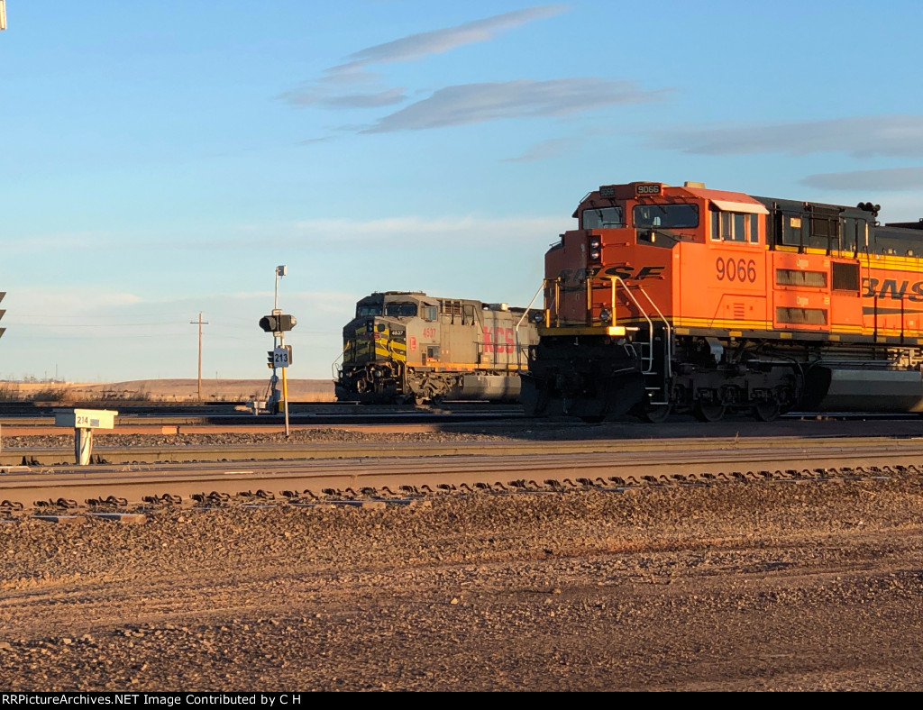 KCS 4537/BNSF 9066